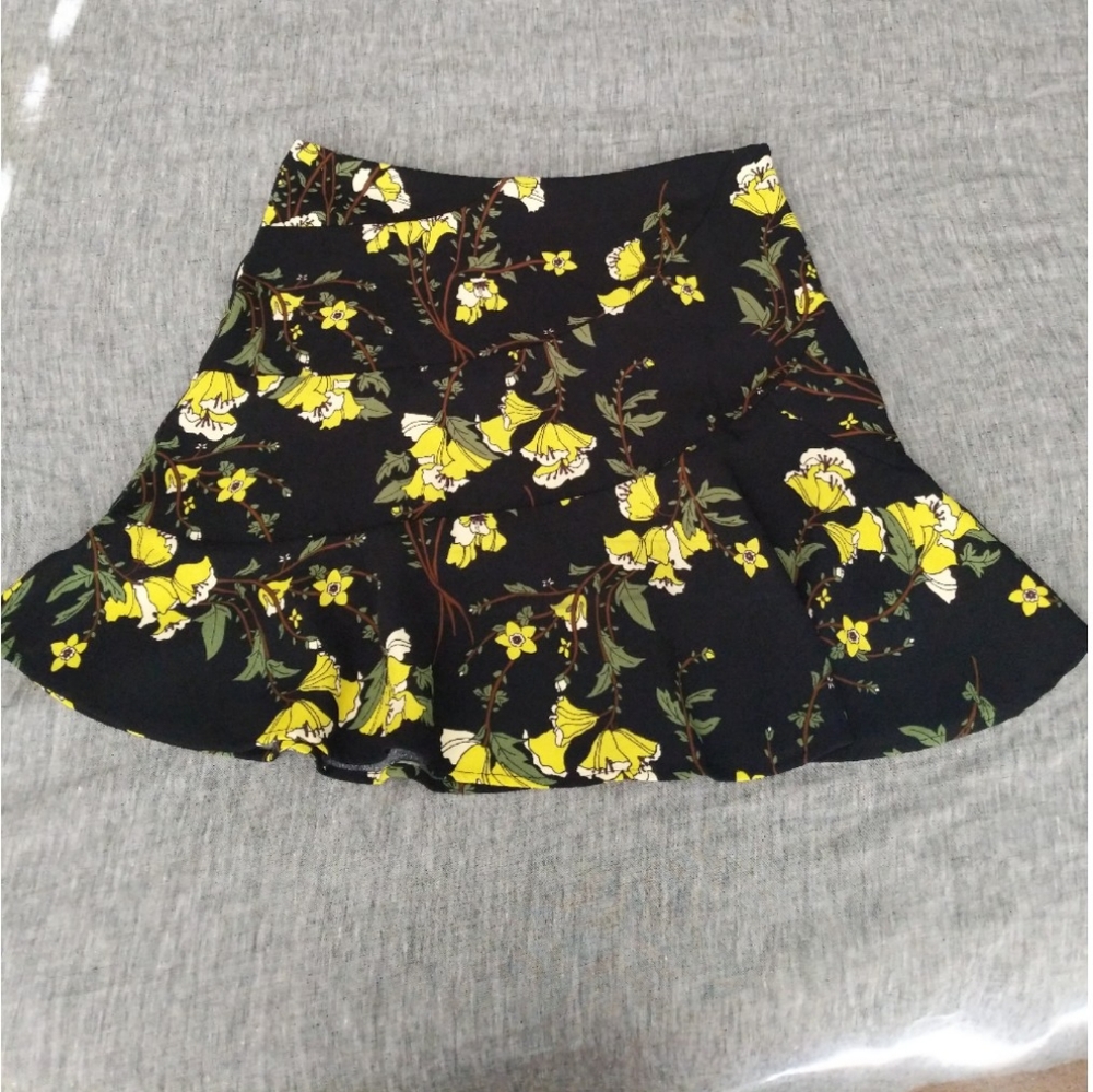 Who What Wear flower flounce skirt